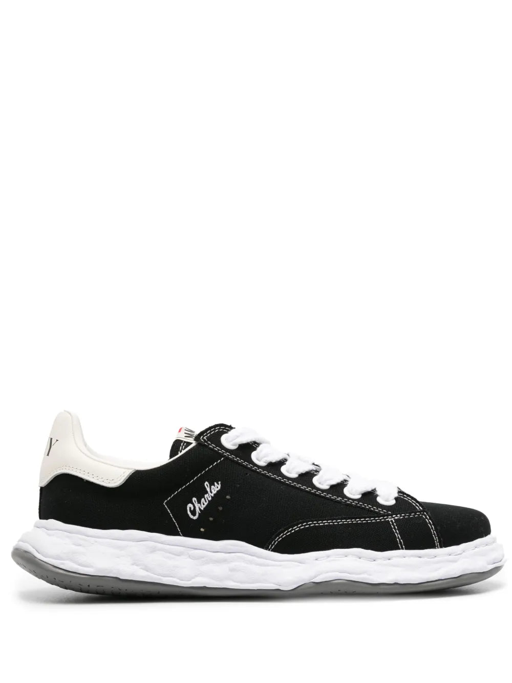 AMIRIClassic Low Sneakers 16