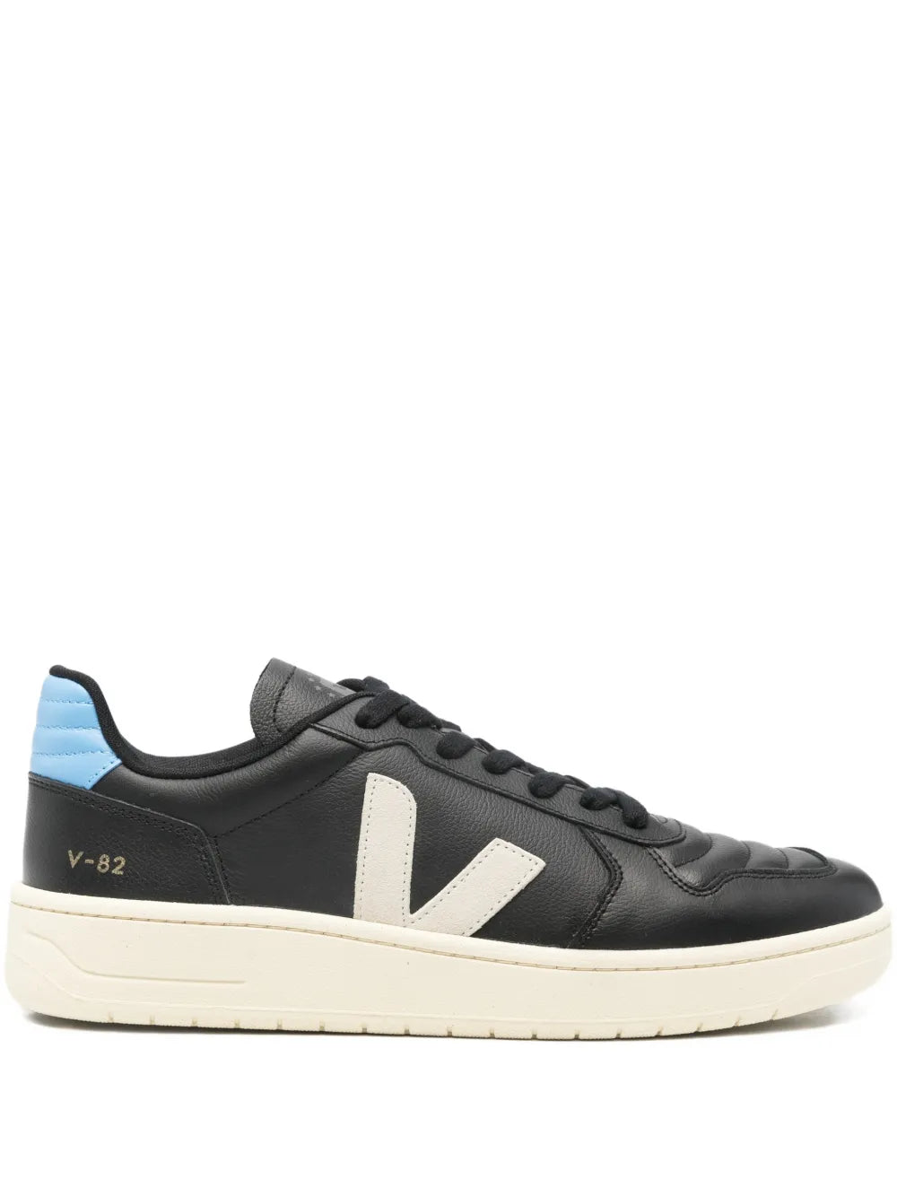 Sneakers 11