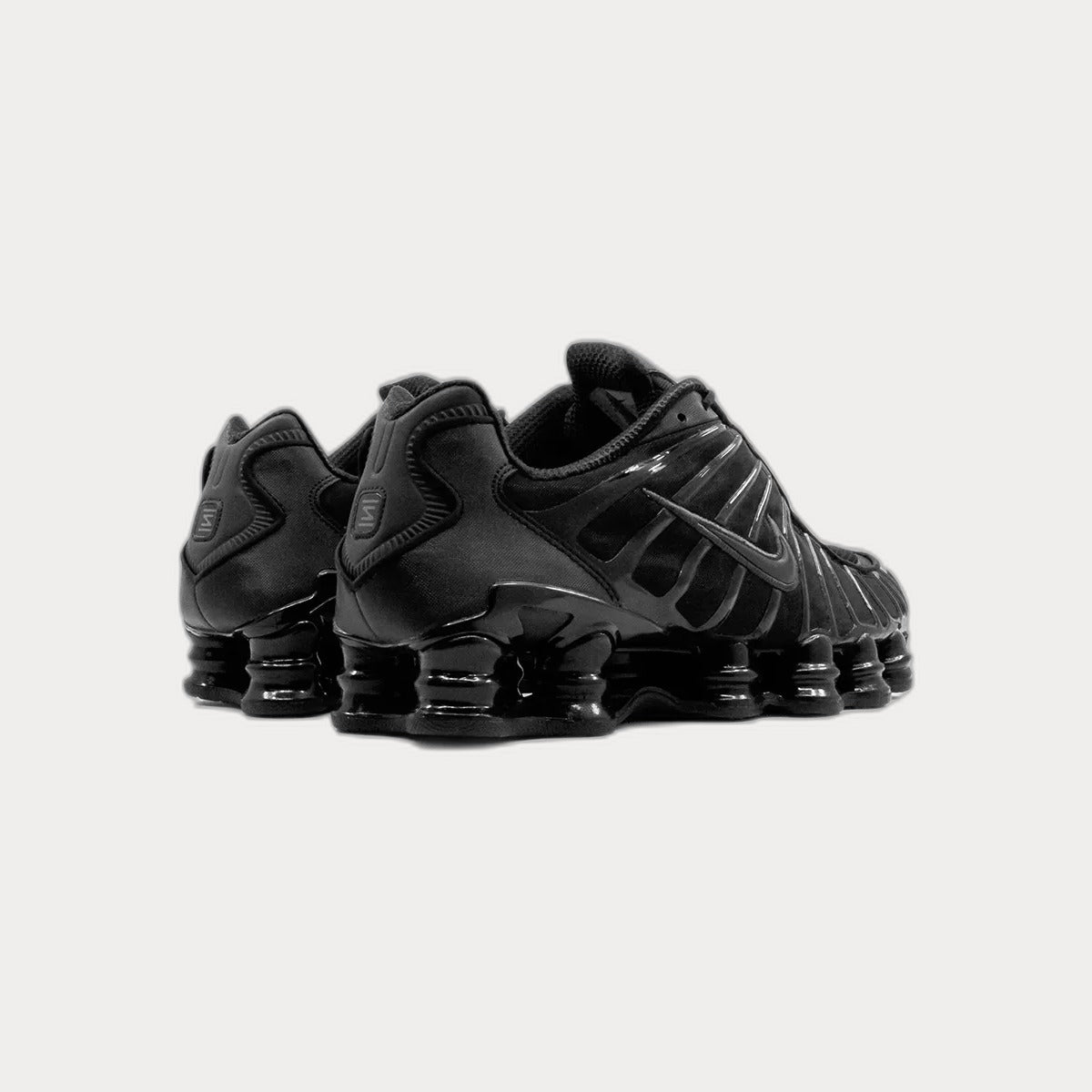 NikeShox Sneakers Black