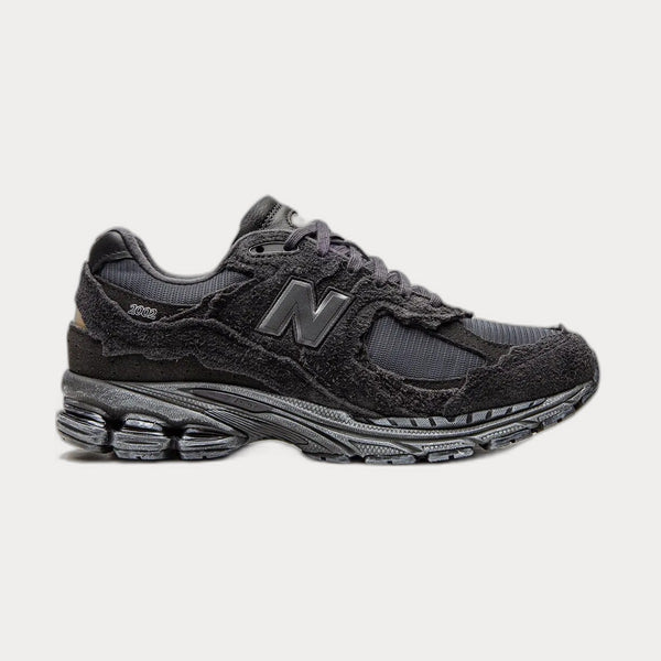 New BalanceM2002RDB Low-Top Sneakers Black
