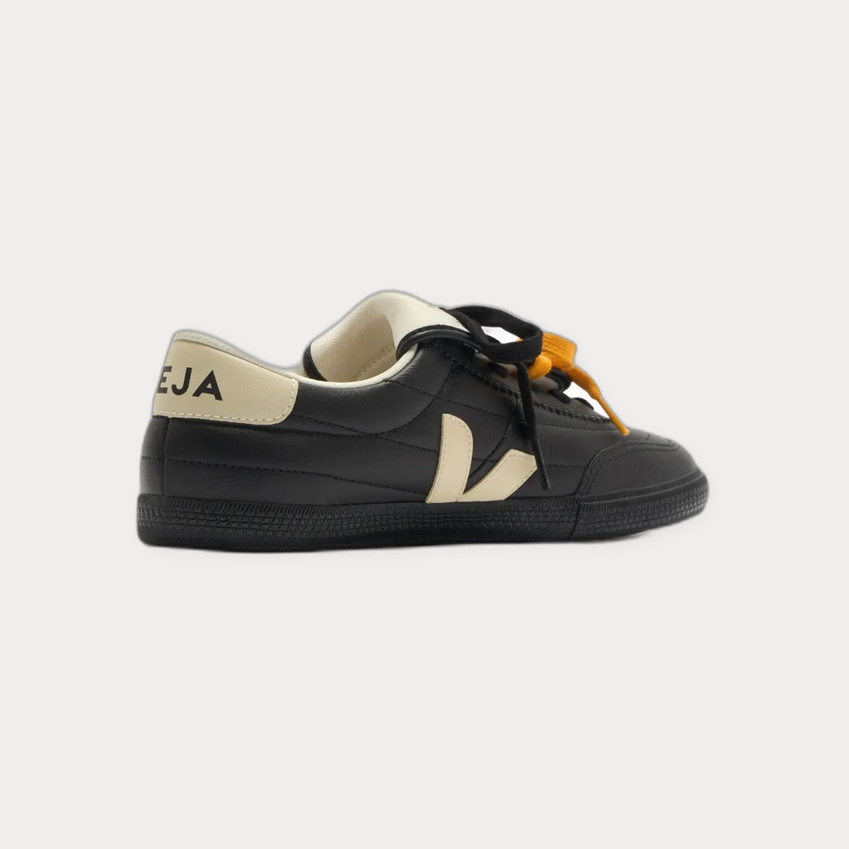 VEJA Sneakers